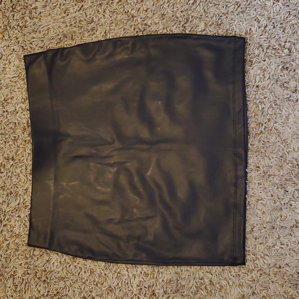 Forever 21 Black Pleather Pencil Skirt M